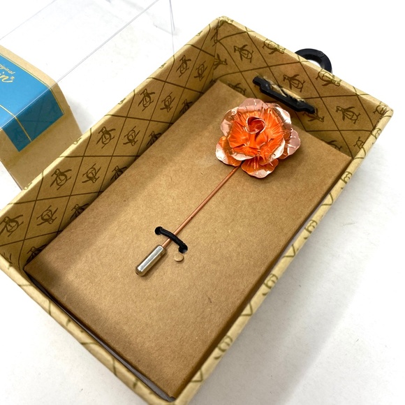 Original Penguin Other - Original Penguin Metal Flower Lapel Pin - C